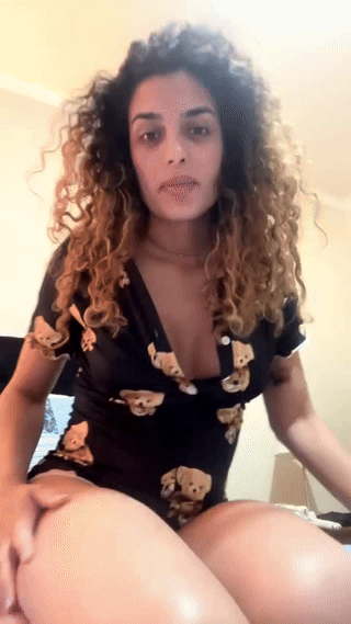 coralinejoness animated gif teaser