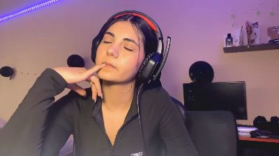 AnnamaeBroglie's Profile