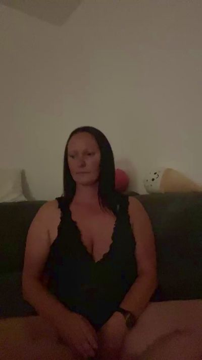 Nadine1990 Profile Image
