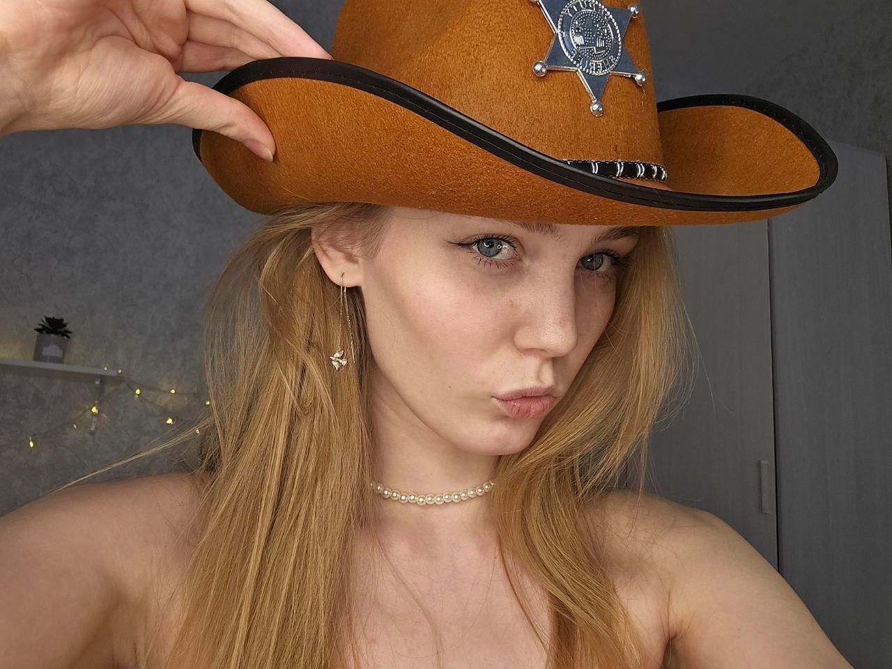 QuennaHallman Profile Image