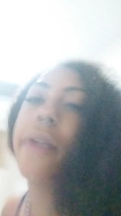 julialoyola_'s Profile