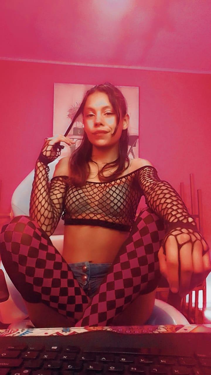 victoria_salas's Profile