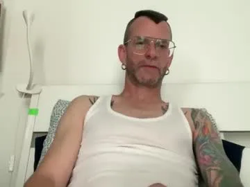 1_hot_minute live stage