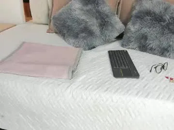 1naughty_milf live stage