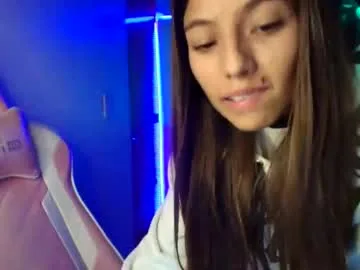 _khloe_sweet live stage
