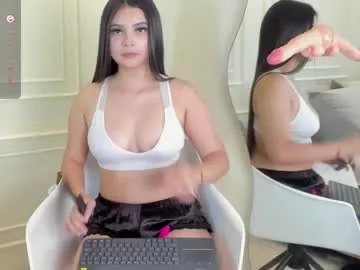 alana_cutte live stage
