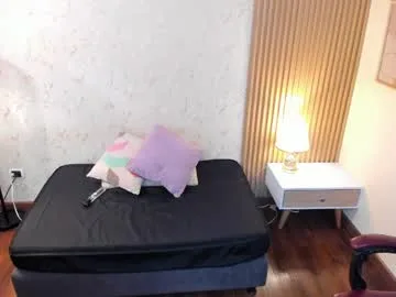 aliceandsia live stage