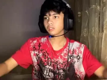 alt_femboy live stage