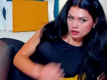 ana_crystal live stage