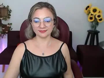 ana_hotmilfx live stage