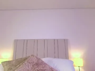 ana_lynn live stage