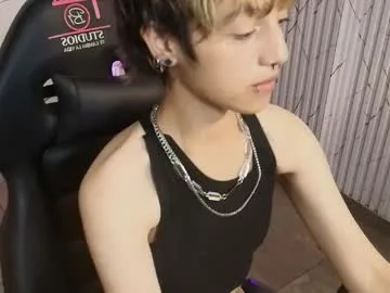 angeel_tay live stage