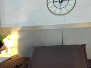anne_millerr live stage