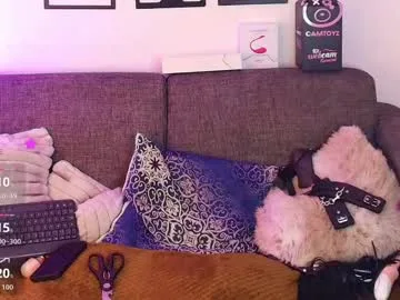 ariana_lee19 live stage
