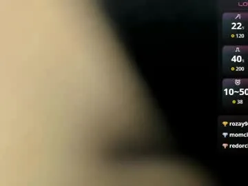 ashly_moonn live stage
