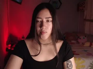 aurora_shy_ live stage