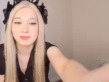 aya_glow live stage
