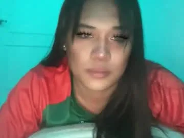 bad_kitty_amara live stage