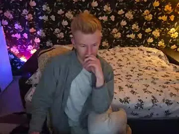 blond_boy69 live stage