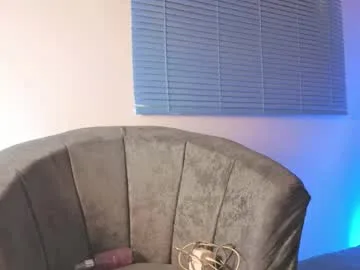 brit_davis live stage