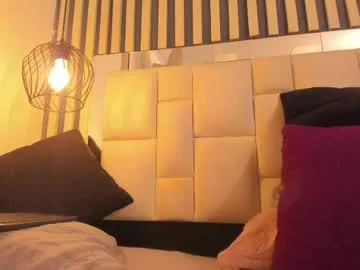 camila__herrera live stage