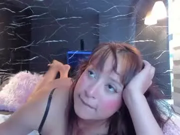 chloe_monrooe live stage