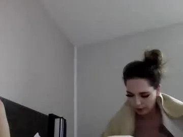 cloudyydayzz live stage