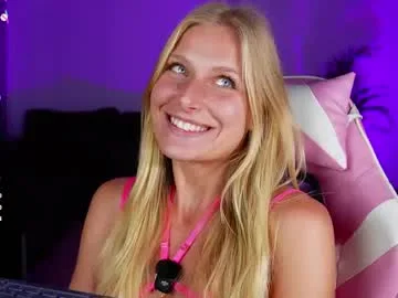 crystal_blond live stage