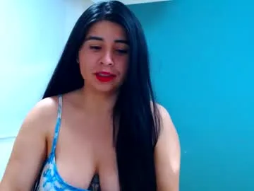 danna_rouses_ live stage