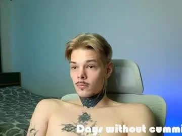denis_here live stage
