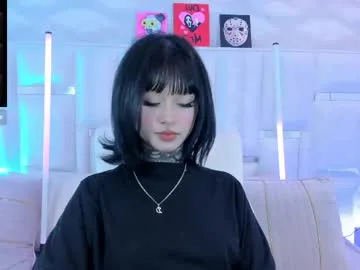 doll__bella live stage