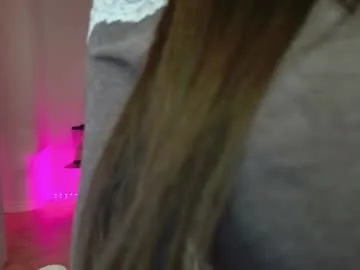 doll_lexi live stage