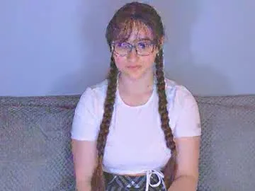 doll_tessa live stage