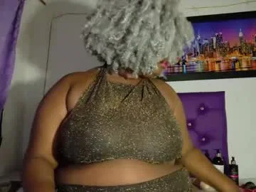 ebony_neighbormoans live stage