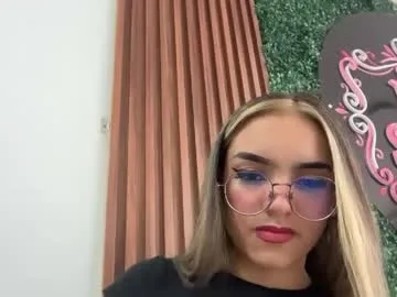 eimy_rosse18 live stage