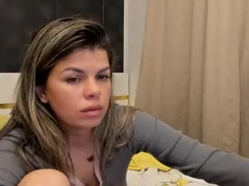 elisetyler89 live stage