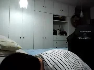embarrassed_str8_3incher live stage