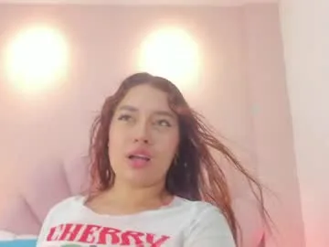 emily_harpeer_ live stage