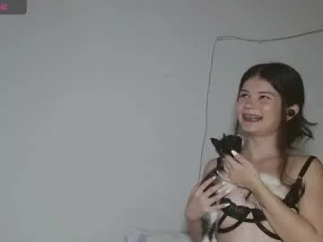emily_littesweet live stage