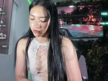 emily_palmeer live stage