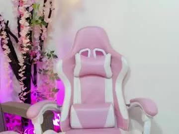 emma_ayala live stage