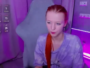emma_dusk live stage