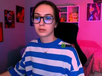 emma_hazell live stage