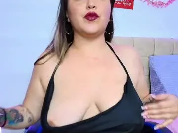 emma_honey__ live stage
