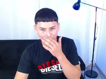 estebancum18 live stage