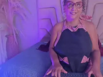 evaa_mills live stage