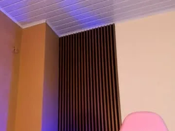 holy_lux22 live stage