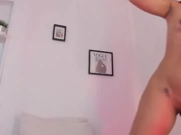 im_scarlett__ live stage