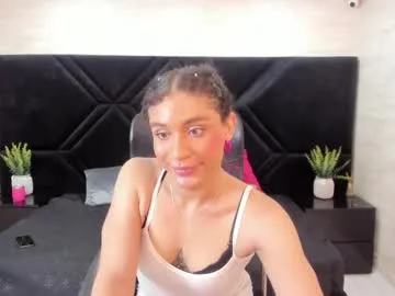 isis_fem_ live stage