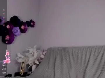 ivy_amari live stage